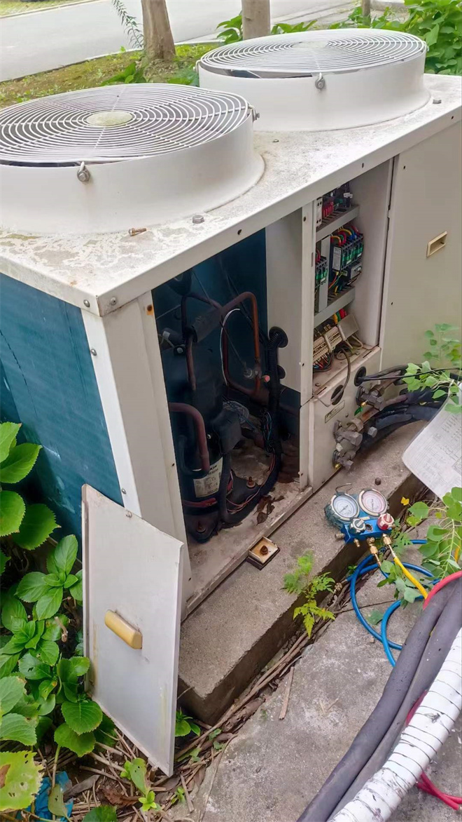 专业拆装空调加氟维修师傅